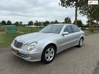 Mercedes-Benz E-klasse 200 K. Avantgarde Autom/Clima/Cruise NL -Auto
