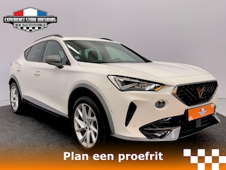 Cupra Formentor e-Hybrid 1.4 TSI DSG Met het panoramadak open en de stille kracht van de e-Hybrid beleef je elke rit in deze Cupra Formentor als een mini-vakantie
