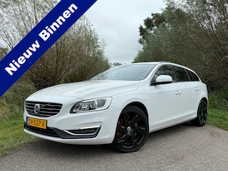 Volvo V60 2.4 D5 Twin Engine Special Edition Automaat / Leder / 18" Velgen / Navi / Clima / Stoelverwarming / Key-Less / PDC / LED