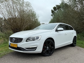 Volvo V60 2.4 D5 Twin Engine Special Edition Automaat / Leder / 18" Velgen / Navi / Clima / Stoelverwarming / Key-Less / PDC / LED