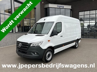 Mercedes-Benz Sprinter 317 CDI L2 H2 PRO Facelift / LED / MBUX / Navigatie / Camera / Parkeersensoren / Cruise control / Airco / 270 Graden achterdeuren