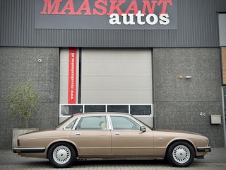 Jaguar XJ 3.6 / Daimler / Rare early example / Satinbeige / 1987 / HIGHLY MAINTAINED & DETAILED!