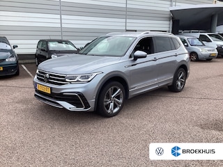 Volkswagen Tiguan 1.5 TSI 150 pk R-Line Business 7pers. 7-DSG | Wegklapbare Trekhaak | Stoel/stuur verwarming | Achteruitrijcamera |