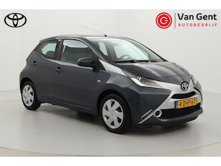Toyota Aygo 1.0 VVT-i x-play | Origineel NL | Navigatie | Airco | Camera | Elektrische ramen voor | Bluetooth