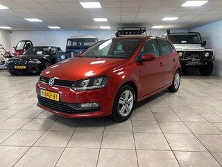 Volkswagen Polo 1.0 First Edition. 4 Nieuwe all season banden, Climate controle, Parkeersensoren, Cuise control.