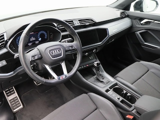 Audi Q3 35 TFSi 150 Pk Automaat S-Line | Full LED | 20 Inch | Navigatie | Sportstoelen | Zwart Optiek | 63.407 Km!!