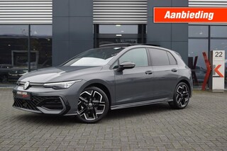 Volkswagen Golf R-line 1.5 eTSI 150pk DSG facelift Black style/Panodak /Trekhaak wegklb./IQ Matrix LED /Head-up