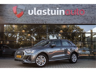 Audi Q3 45 TFSI e S edition ,Trekhaak, S-Line, Achteruitrijcamera, Stoelverwarming,