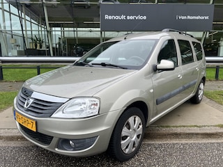 Dacia Logan 1.6-16V Lauréate / 7 persoons / 1e Eigenaar / Dealer onderhouden / Trekhaak / Airco /