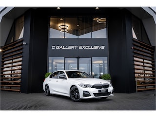 BMW 320i Executive Edition - M Sport | Origineel NL | Panorama | Cruise Control | Camera