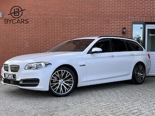 BMW 5-serie Touring 535xi M Sport Edition High Executive | 6 Cilinder |Head-Up | Multispaaks velgen