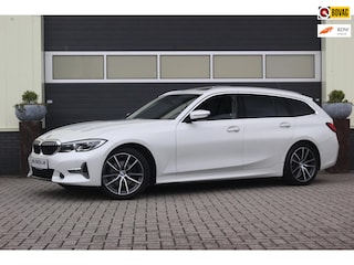 BMW 3-serie Touring 320i Luxury Line | Trekhaak | Laserlicht |