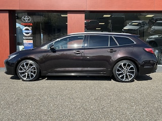 Toyota Corolla Touring Sports 2.0 Hybrid Executive | Trekhaak | PANO | Nav!