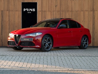 Alfa Romeo Giulia 2.0T 280pk Veloce AWD | Pano-dak | 19 inch | Harman/Kardon | Achterbank verwarming | Adap. cruise