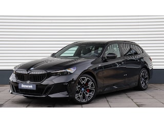 BMW 5-serie Touring 530e xDrive M-Sport Pro | Stoelventilatie | Harman/Kardon | Head-up | Carbon | Panoramadak | Trekhaak