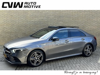 Mercedes-Benz A-klasse 200 Premium Plus Automaat | AMG line | Panoramadak | Sfeerverlichting | Sportstoelen | Virtual cockpit | Navigatie | Lane assist | Half leder bekleding | LED | DAB | Volledig onderhouden