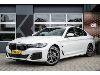 BMW 530 530e xDrive High Executive | M-Sport | Shadow | Panorama | Laser | Leder | Camera | Trekhaak | 19' inch | Hifi |