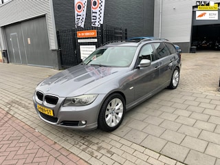 BMW 3-serie Touring 318i Xenon Panoramadak Trekhaak Airco NAP APK