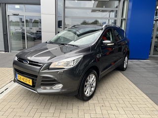 Ford Kuga 1.5 Titanium | Trekhaak | Camera | Parkeersensoren v+a | El. achterklep | Apple Carply/ Android Auto