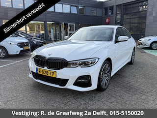 BMW 320e M-Sport Business Plus Edition Shadow Line | Stoel verwarming | Parkeer sensoren Voor & Achter |