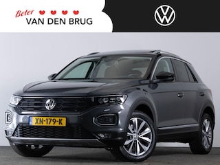 Volkswagen T-Roc 1.5 TSI 150 PK Style | LED | Trekhaak | Panoramadak | Achteruitrijcamera | Stoelverwarming |