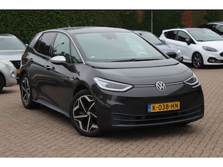 Volkswagen ID.3 First Plus 58 kWh / Camera / Keyless / Matrix LED / Interieurvoorverwarming / 19'' / DAB / 19'' / Navigatie / ACC
