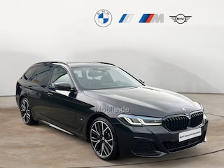 BMW 5-serie Touring 530iA M-SPORT ** LASER, LEDER, NAVI+, PANORAMA, 20-INCH LMV, DRIV.ASS+ ** 1e eig - UNFALLFREI ** ** INFORMEER OOK NAAR ONZE AANTREKKELIJKE FINANCIAL-LEASE TARIEVEN **