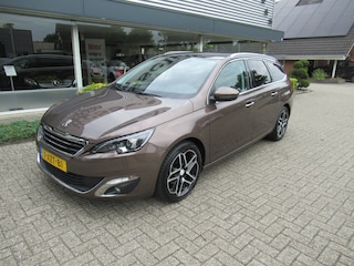 Peugeot 308 SW 1.2 e-THP Première met gereviseerde motor