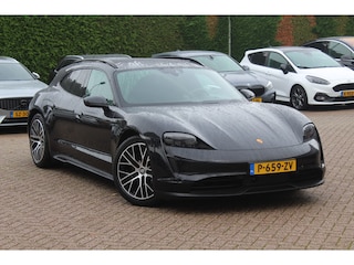 Porsche Taycan 79 kWh / Panoramadak / Camera / Passengerdisplay / Keyless / Luxe Leder / 20'' / Bose / Sportchrono / Dodehoek / DAB / ACC / Stoelverwarming + Stuurverwarming
