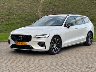 Volvo V60 T6 350PK AWD Plus Dark | Trekhaak | 360° | Contourstoelen | HK | All Season