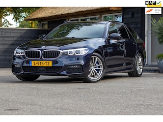 BMW 5-serie Touring 530i M-Sport I Carbonschwarz I Adaptieve Cruise Control I Rijbaanherkenning I Led I Dealeronderhouden
