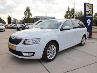 Skoda Octavia Combi 1.2 TSI DSG Ambition Businessline Licht zicht, Navi, 2e eig, NL auto, Automaat Aanbieding!