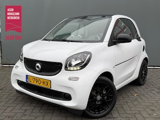 Smart Fortwo BWJ 2020 Essential 82 PK 18 kWh AUTOMAAT / NAVI / AIRCO / CRUISE / STOELVERW. / PANORAMADAK / BLUETOOTH / LEDER / LMV