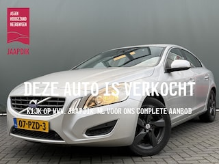 Volvo S60 BWJ 2011 1.6 180 PK T4 Momentum AUTOMAAT / TREKHAAK / CRUISE / CLIMA / NAVI / PARKEERSENSOREN / LMV / BLUETOOTH