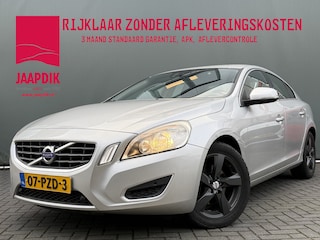 Volvo S60 BWJ 2011 1.6 180 PK T4 Momentum AUTOMAAT / TREKHAAK / CRUISE / CLIMA / NAVI / PARKEERSENSOREN / LMV / BLUETOOTH