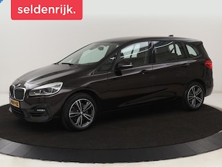 BMW 2-serie Tourer 218i High Executive | Leder | Head-Up | Trekhaak | Stoelverwarming | Navigatie | Full LED | Parkeerhulp | Climate control