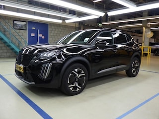 Peugeot 2008 1.2 Hybrid 136 Allure | Achterbank in delen neerklapbaar | Airco (automatisch) | Apple Carplay/Android Auto|telefoonintegratie premium