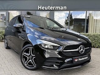 Mercedes-Benz B-klasse 250e Plug in Hybrid/ AMG/ Night/ Trekhaak/ Sfeerv.