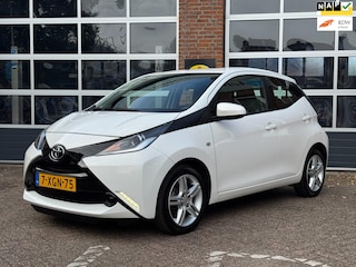 Toyota Aygo 1.0 VVT-i x-play, airco, camera, 15 inch all season