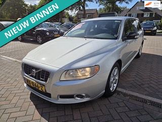 Volvo V70 2.5T Momentum NETTE AUTO RIJDT EN SCHAKELT GOED