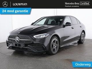 Mercedes-Benz C-klasse 300 e AMG Plug-In Hybride AMG Line | Night Pakket | Achteruitrijcamera | Dodehoek Assist | AMG Spoiler | Stuur en Stoelverwarming. Inclusief 24 maanden Mercedes-Benz Certified garantie voor Europa.