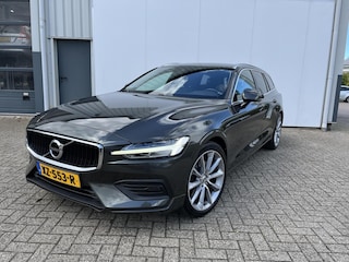 Volvo V60 2.0 T5 Momentum|ACC|intellisafe Surround|trekhaak|stoel/stuur/achterbank verw.|Standkachel|19"|