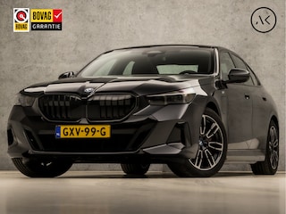 BMW 530e M Sport 300Pk Automaat (SCHUIFDAK, M PAKKET, LUCHTVERING, HEAD-UP DISPLAY, COMFORTSTOELEN, STOELKOELING, 360 CAMERA, ADAPTIVE CRUISE, HARMAN/KARDON, NIEUWSTAAT)