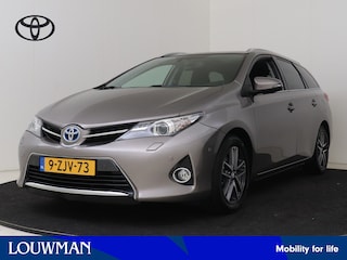 Toyota Auris Touring Sports 1.8 Hybrid Lease I Navigatie I Climate Control I Cruise Control I Camera I Panoramadak I Stoelverwarming Voor I Volledig LOUWMAN Onderhouden I Trekhaak Afneembaar I