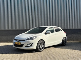 Hyundai i30 1.6 GDi Blue 135PK 5d i-Motion Plus I Bluetooth I Camera I Parkeersensoren I Navigatie