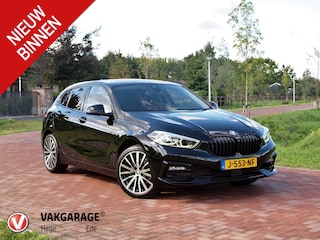 BMW 118i Executive Edition | Apple Carplay | Cruise Control | Parkeersensoren | Automaat |