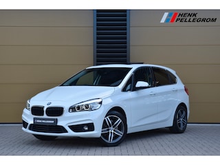 BMW 2-serie Tourer 218i Sportline * Sportstoelen * Panoramadak * LED * Sfeerverlichting *