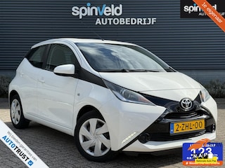 Toyota Aygo 1.0 VVT-i x-play Bj’ 15 NAP NL Dealer o. 1ste eig.
