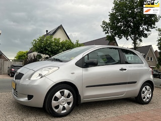 Toyota Yaris 1.3 VVTi Terra NL-AUTO-NAP.