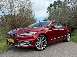 Ford Mondeo 2.0 Vignale Automaat Schuif-/Kanteldak Leder Stoelkoeling/-verwarming Sony Camera Navi 19" Velgen Key-Less PDC Cruise